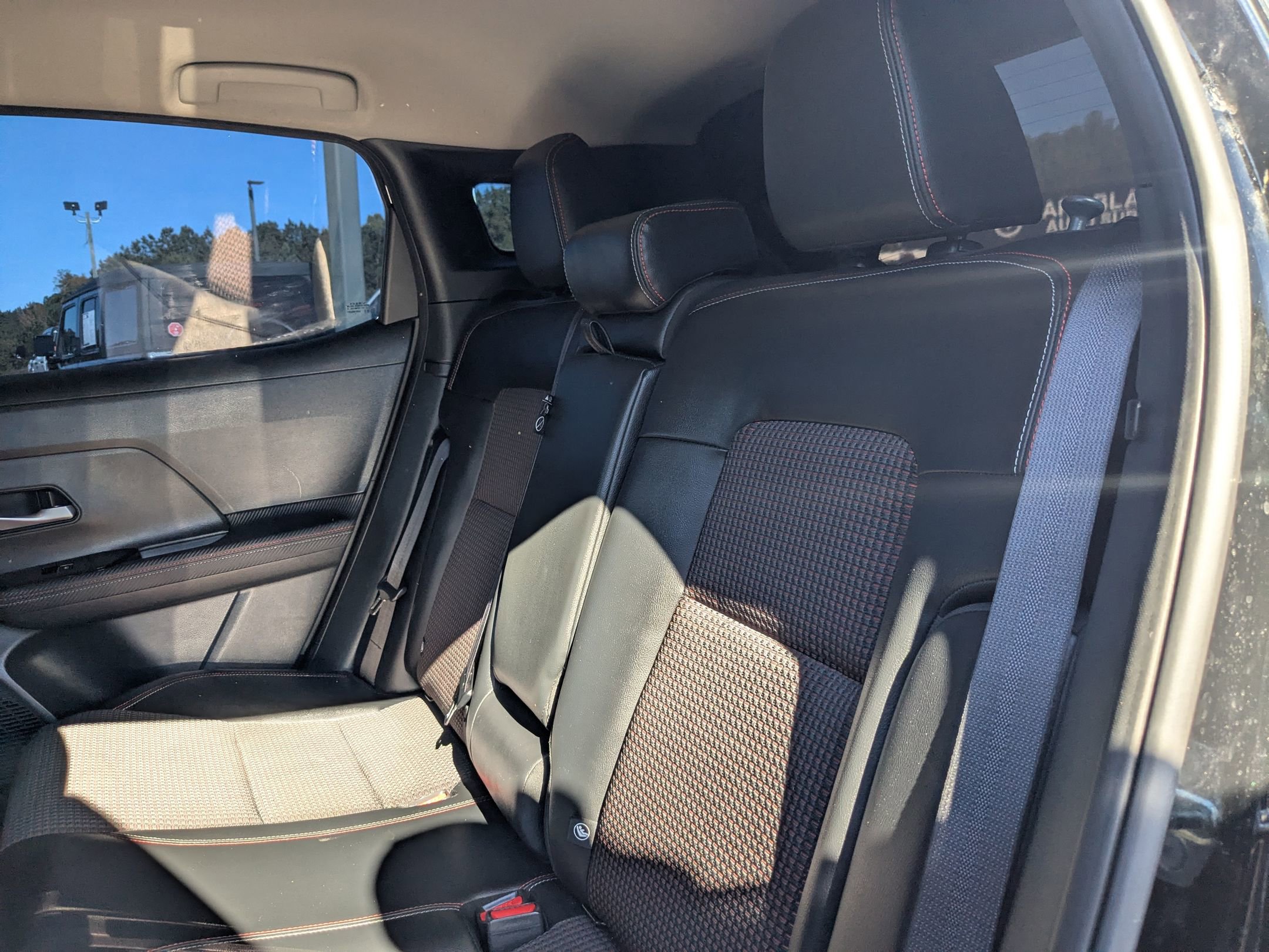 Used 2025 Nissan Kicks SR w/ Illumination Package image 23