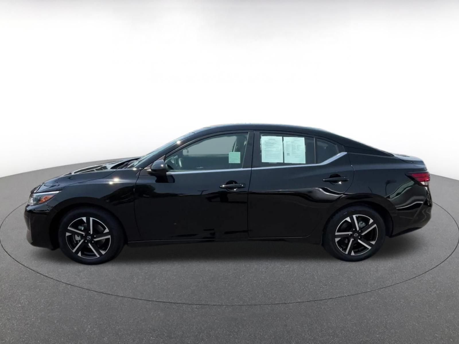 Used 2025 Nissan Sentra SV FWD image 9