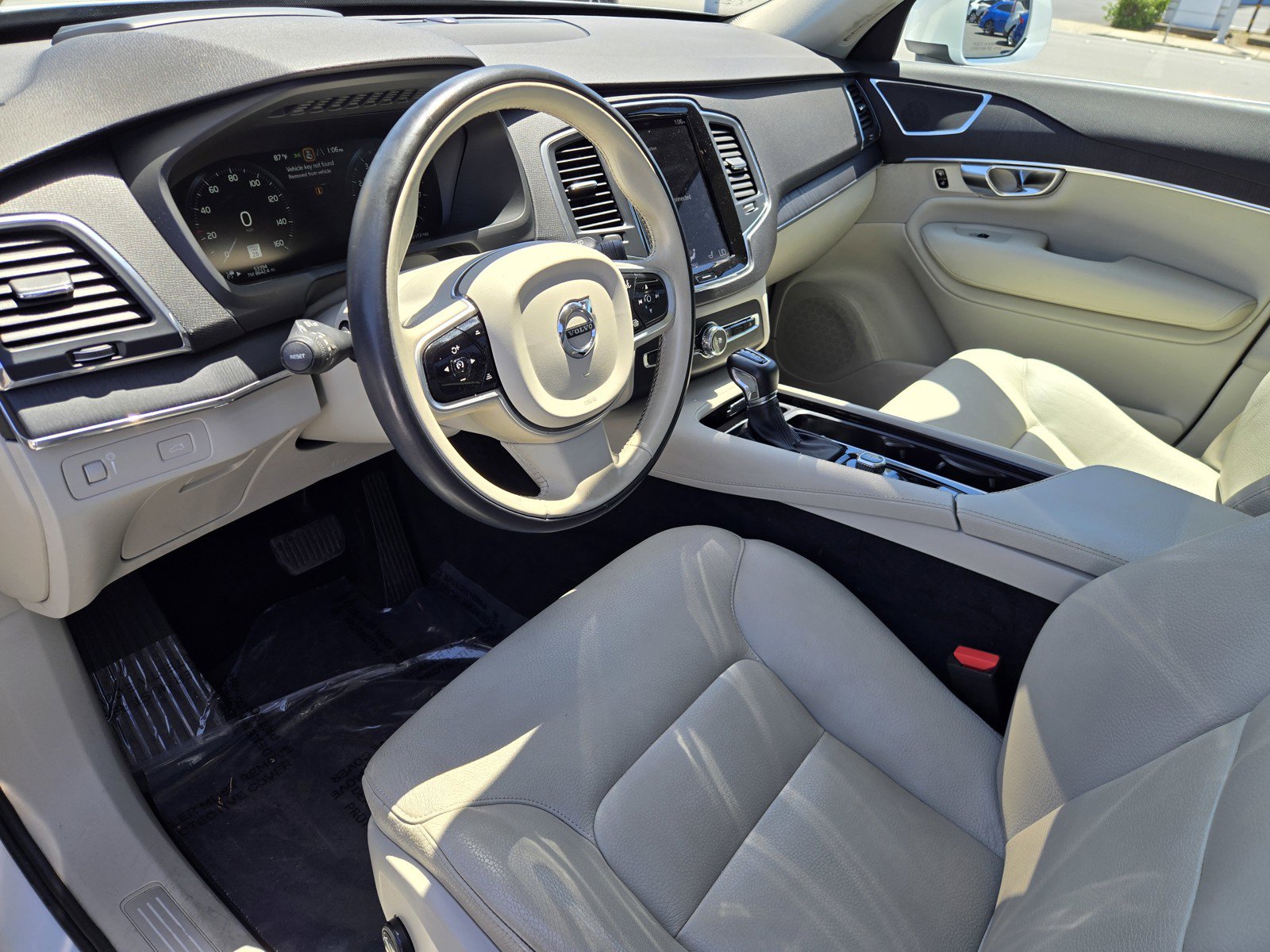 Used 2020 Volvo XC90 T6 Momentum AWD/4WD image 10