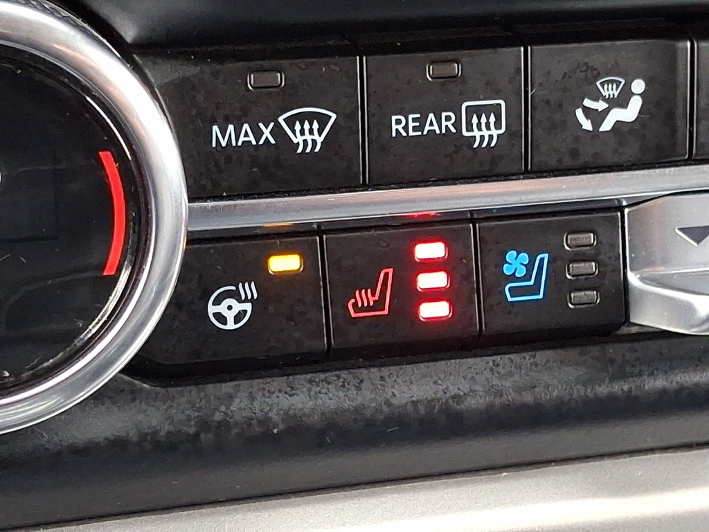 Used 2024 Ford Expedition XLT image 32