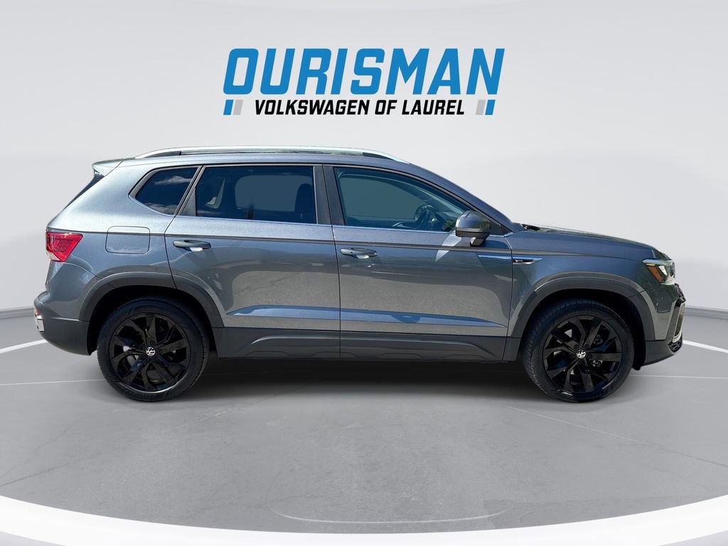 Used 2023 Volkswagen Taos SE w/ Black Wheel Package FWD image 9