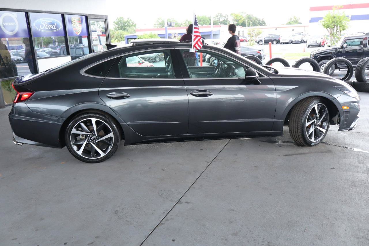 Used 2021 Hyundai Sonata SEL Plus w/ Tech Package FWD image 4