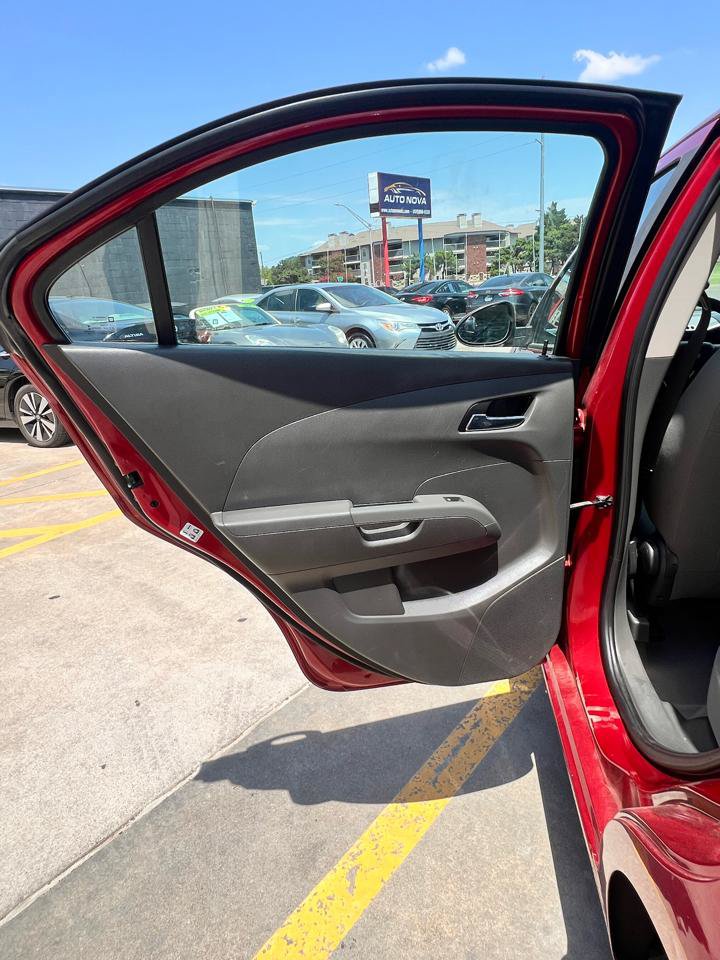 Used 2014 Chevrolet Sonic LT FWD image 28