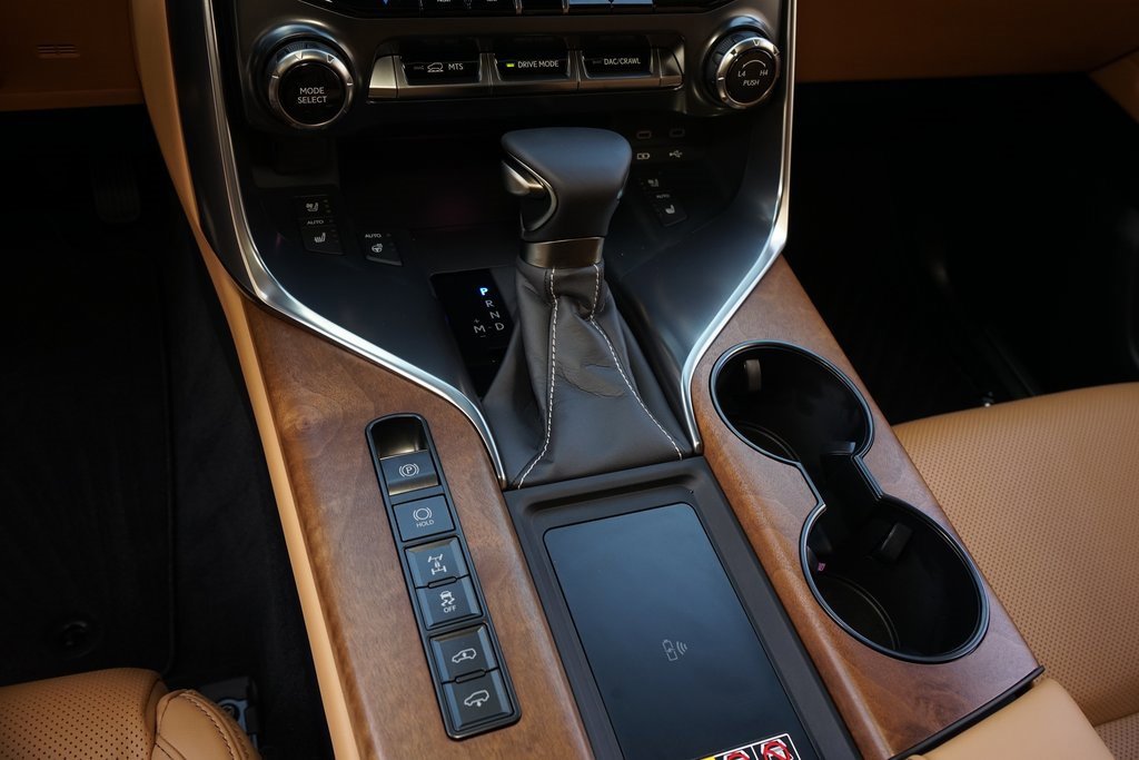 Used 2026 Lexus LX 600 4WD w/ Luxury Package image 19