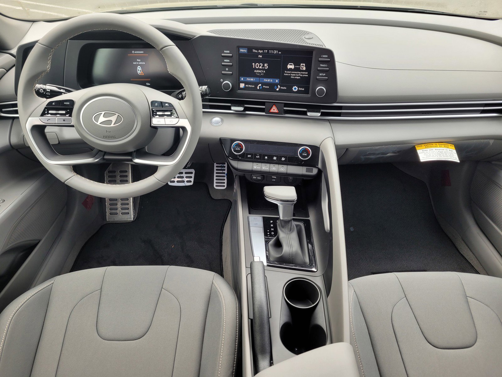 New 2025 Hyundai Elantra SEL image 13