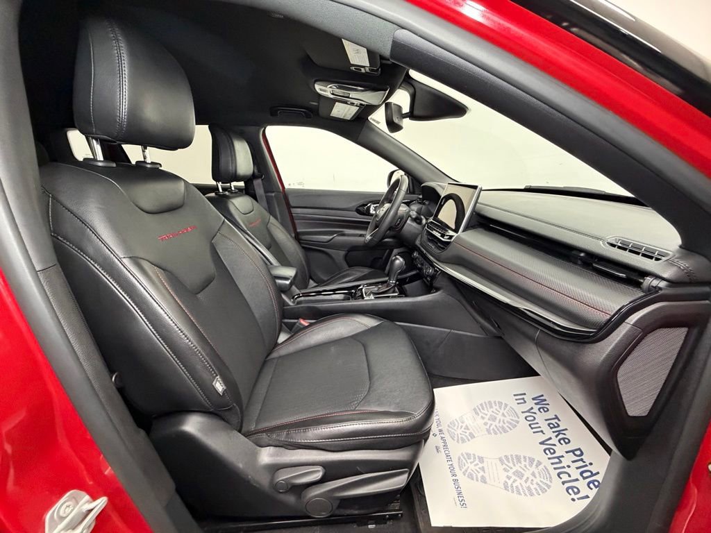 Used 2023 Jeep Compass Trailhawk image 9
