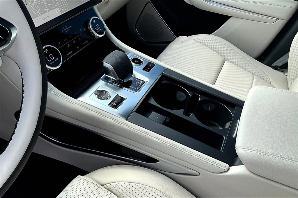 New 2026 Jaguar F-PACE R-Dynamic S image 8