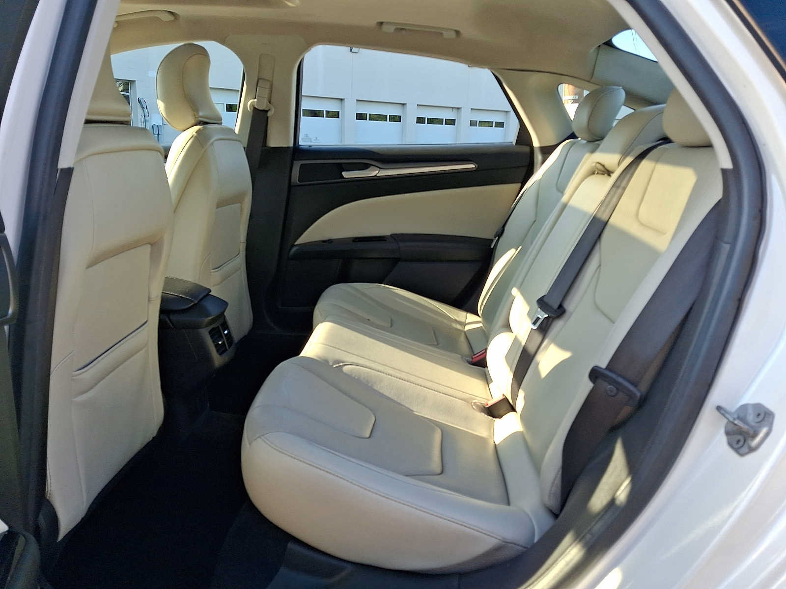 Used 2016 Ford Fusion Titanium FWD image 10
