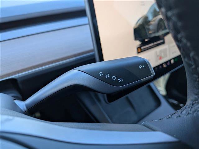 Used 2024 Tesla Model Y Long Range RWD image 12