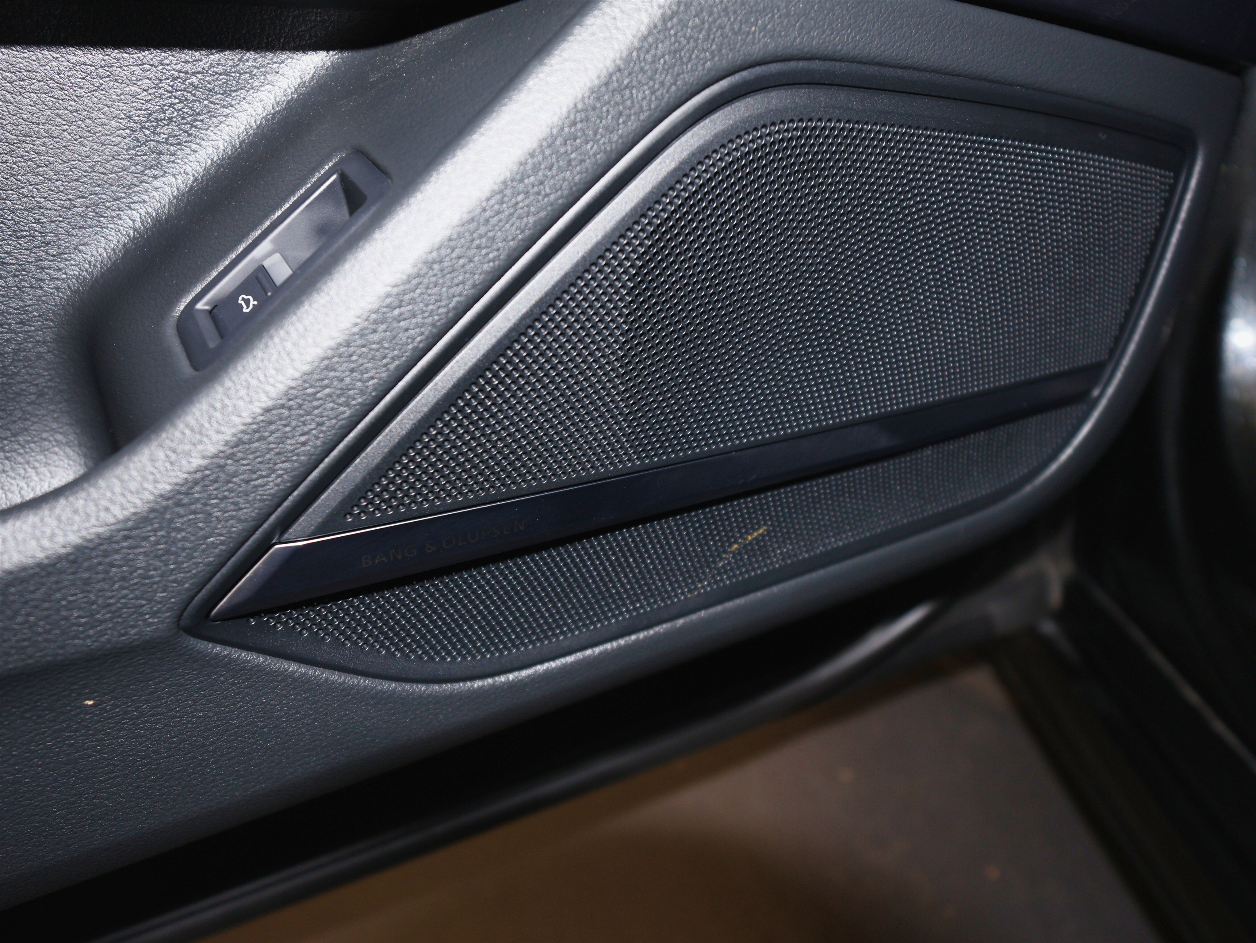 Used 2020 Audi A8 L 4.0T w/ Executive Package image 34