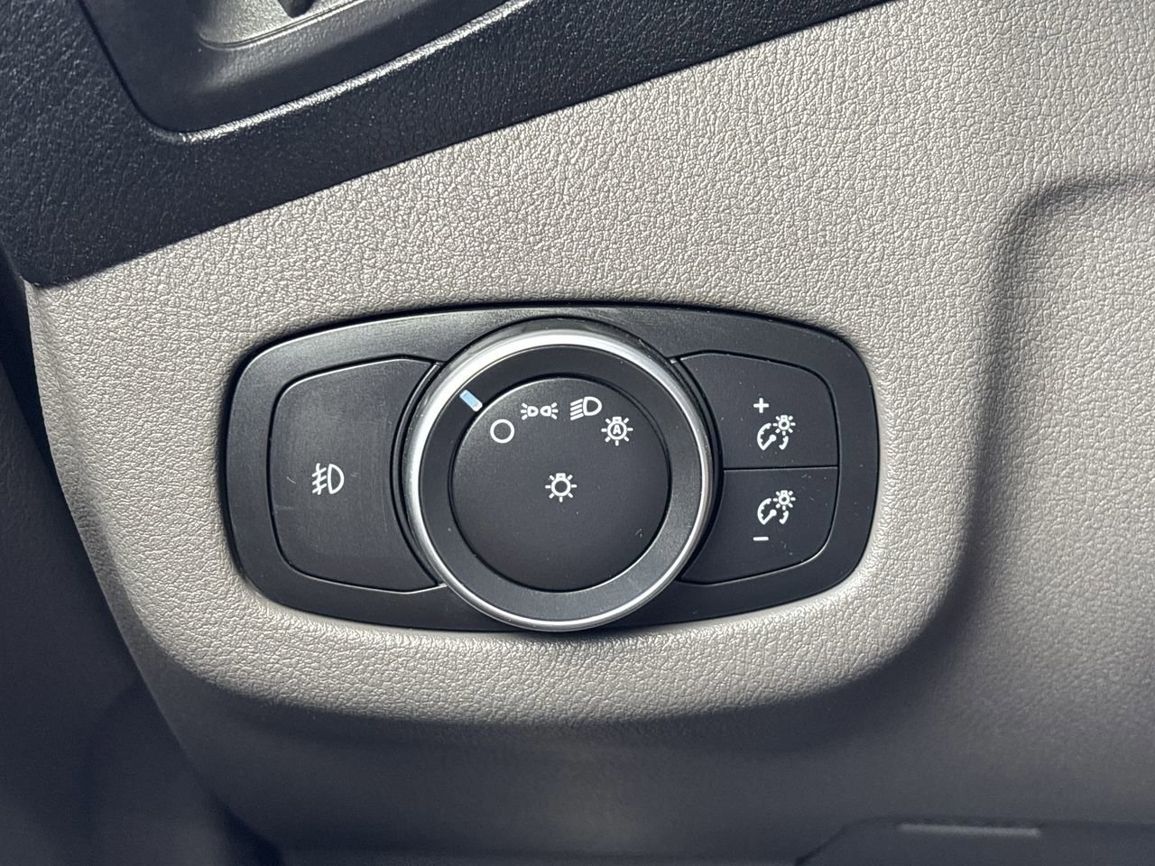 Used 2020 Ford Transit Connect XLT FWD image 25