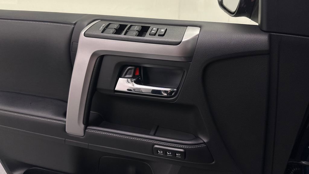 Used 2024 Toyota 4Runner Limited AWD/4WD image 21