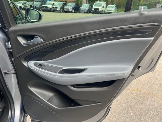 Used 2020 Buick Envision Essence FWD image 13