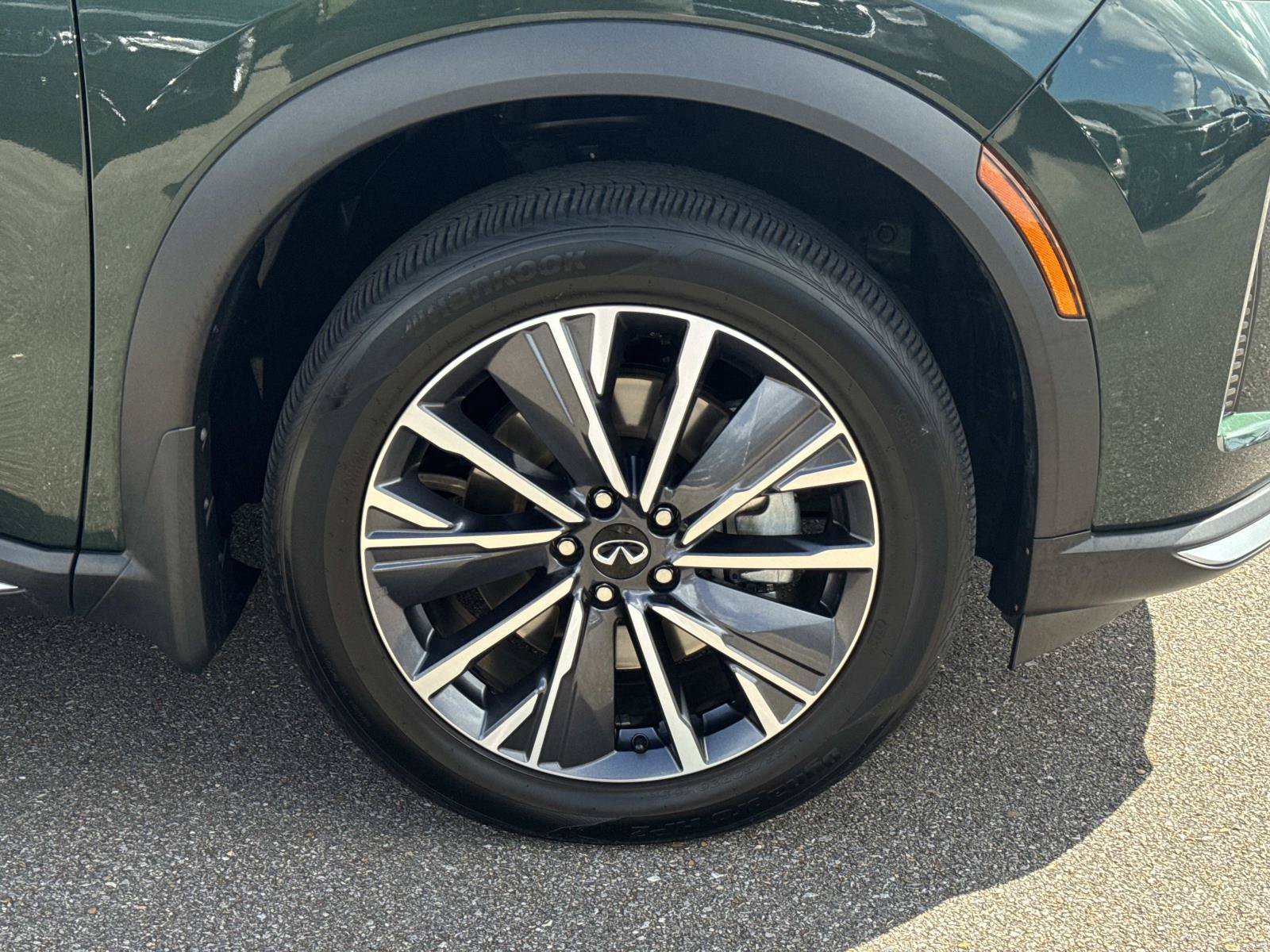 Certified 2026 INFINITI QX60 Luxe w/ Cargo Package FWD image 4