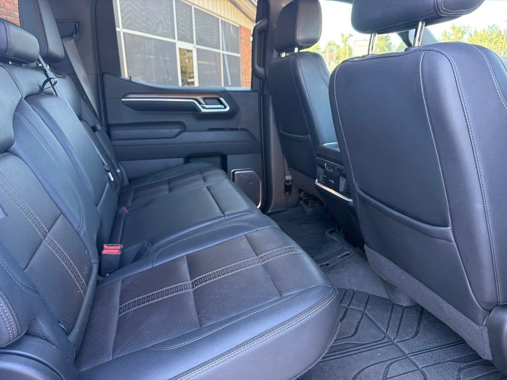 Used 2022 Chevrolet Silverado 1500 High Country w/ High Country Premium Package AWD/4WD image 18