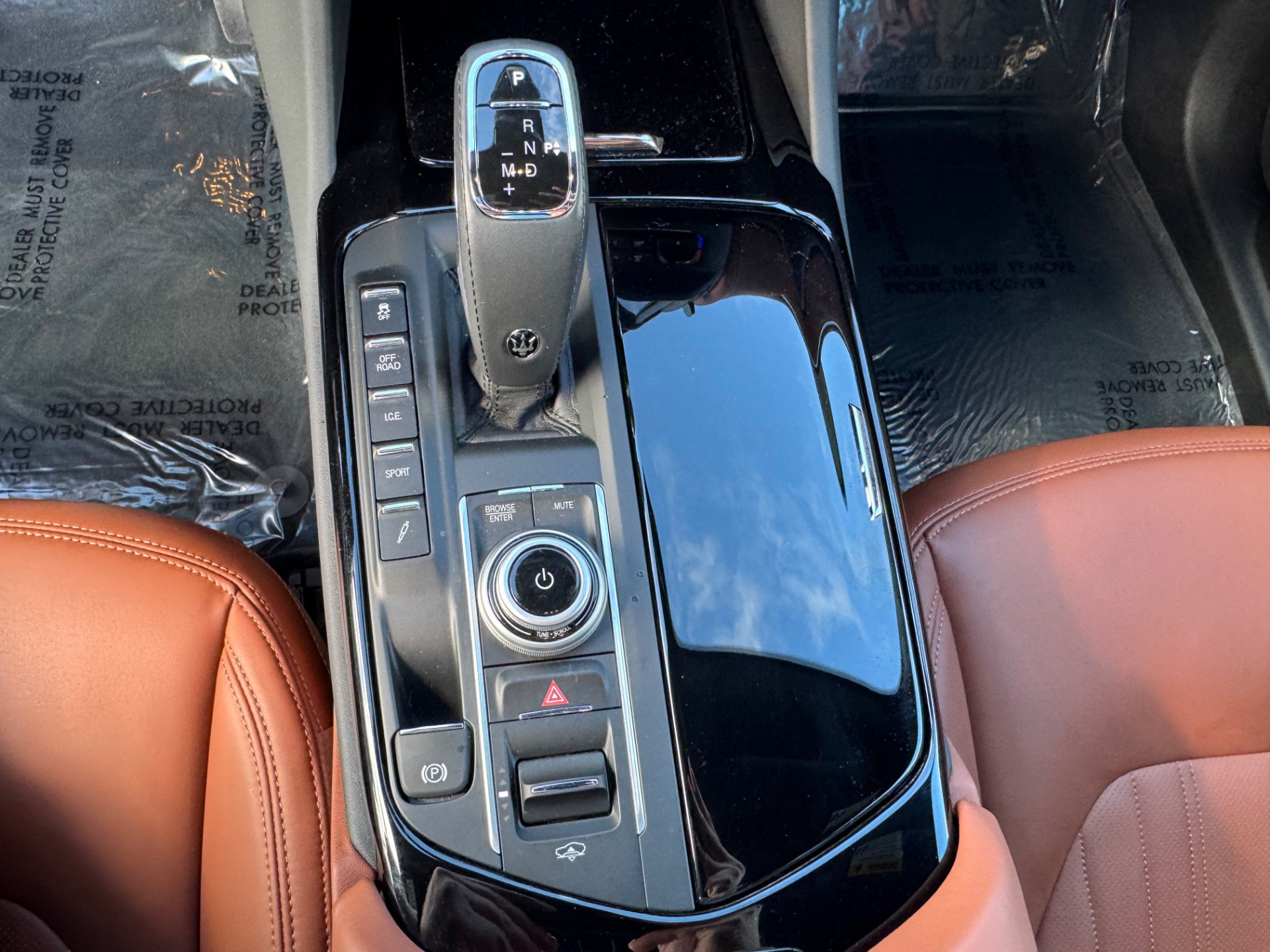 Used 2022 Maserati Levante GT AWD/4WD image 25