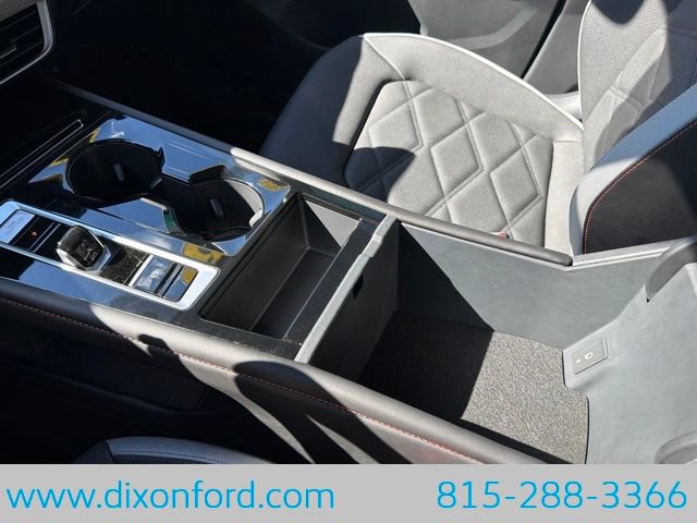 Used 2025 Volkswagen Atlas Peak Edition SE AWD/4WD image 14