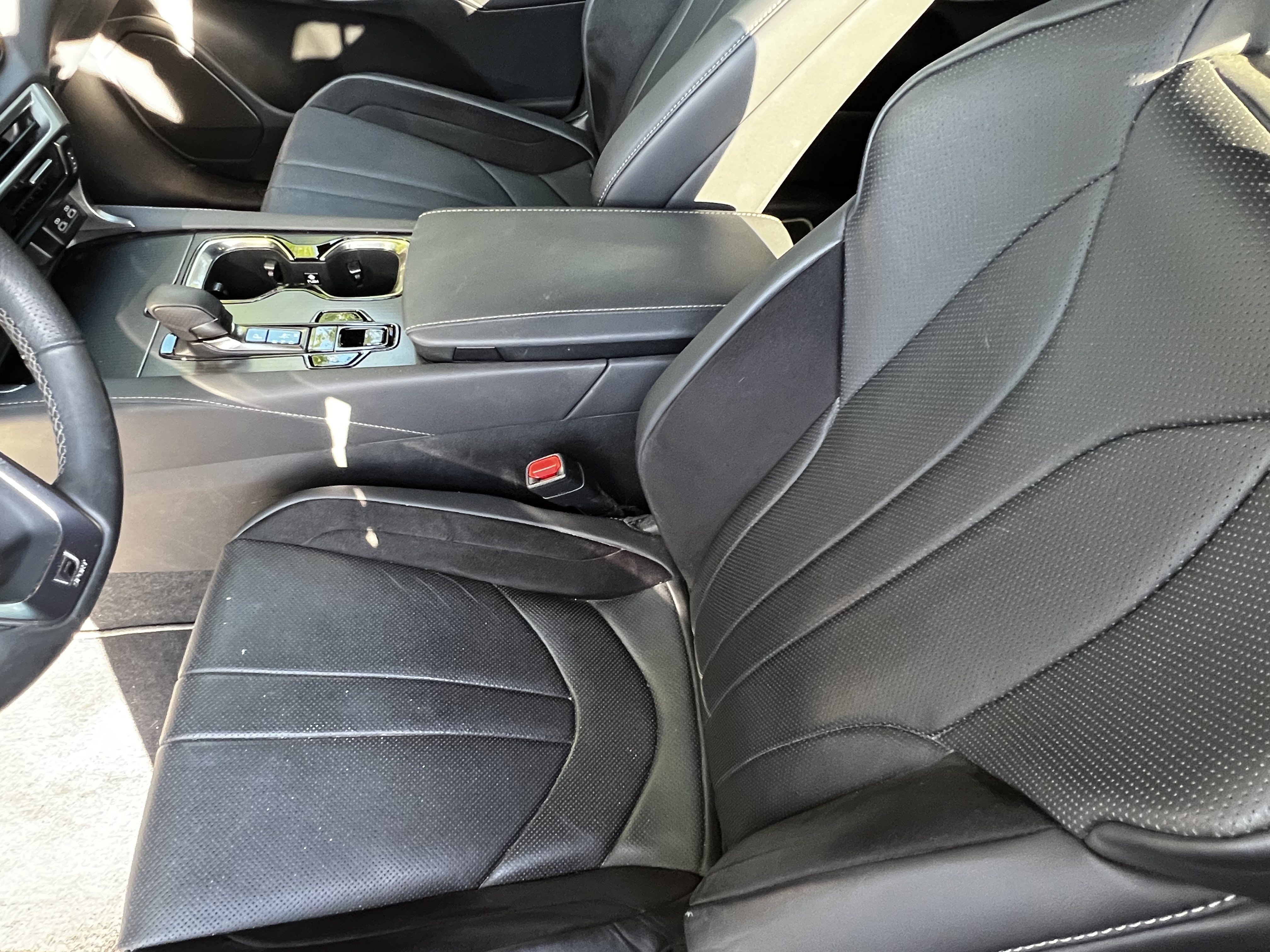 Used 2023 Lexus RX 500h F Sport w/ Cold Area Package image 15