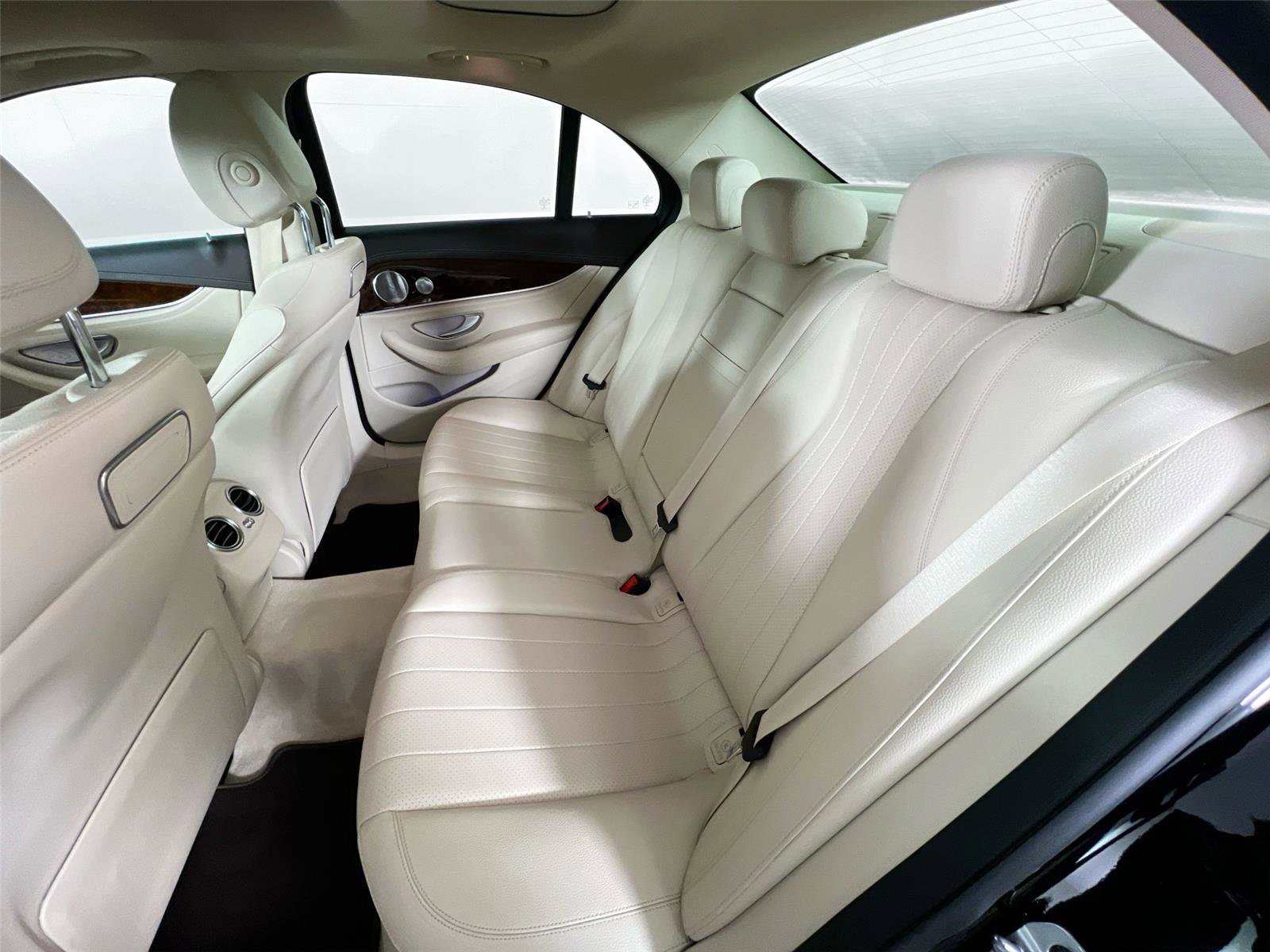 Certified 2019 Mercedes-Benz E 300 4MATIC image 25