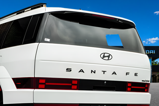 Certified 2025 Hyundai Santa Fe Calligraphy AWD/4WD image 13