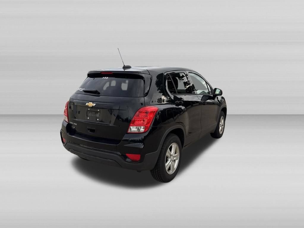 Used 2020 Chevrolet Trax LS w/ Tint and Cruise Package AWD/4WD image 5