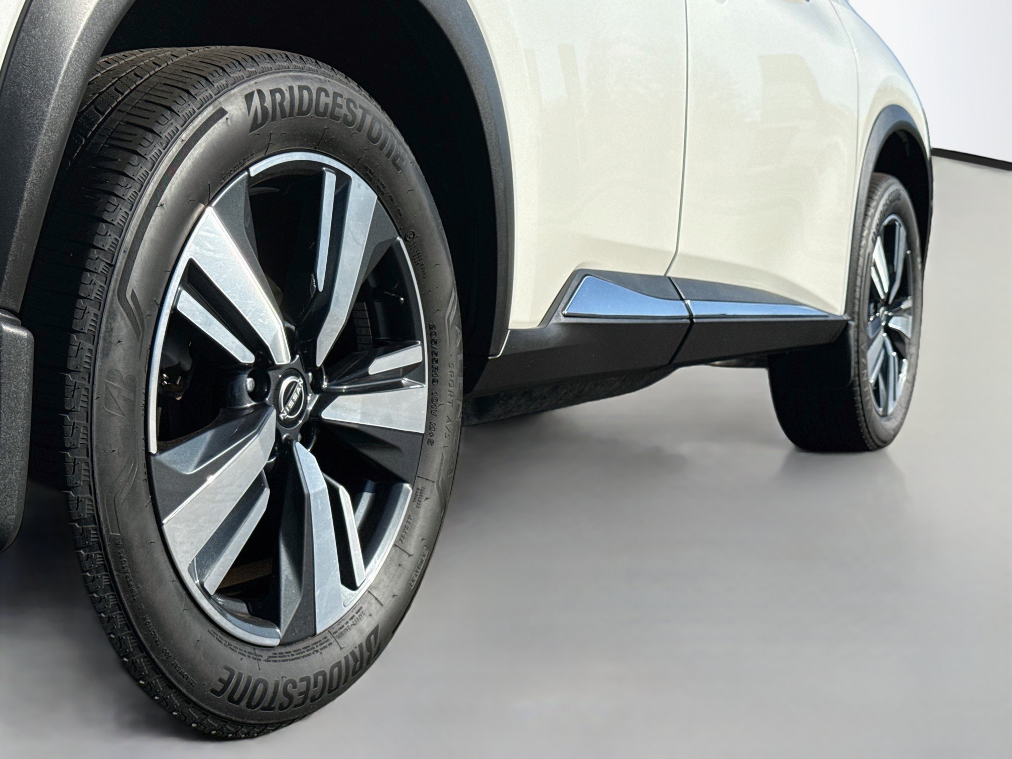 Certified 2023 Nissan Rogue SL w/ SL Premium Package AWD/4WD image 9