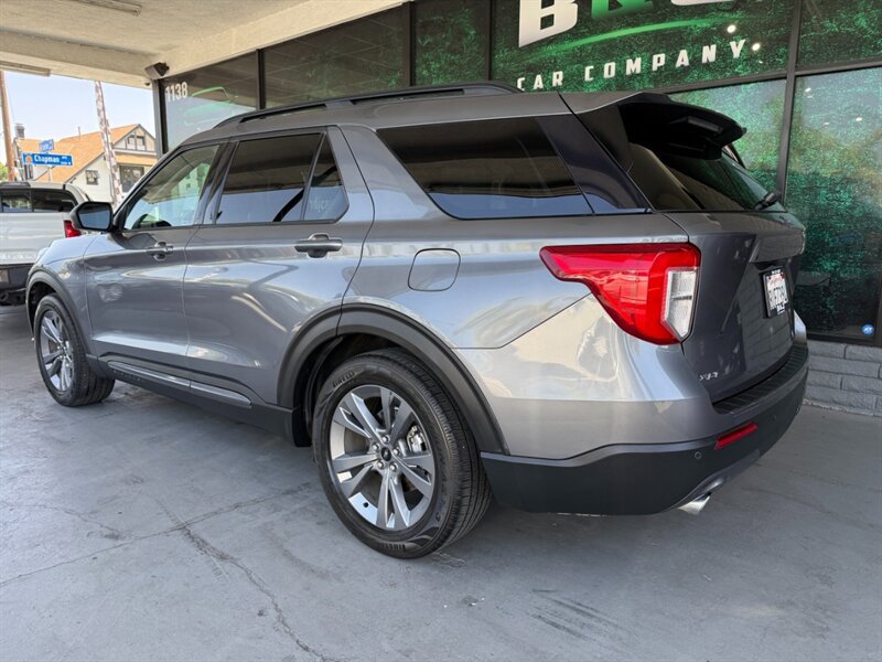 Used 2021 Ford Explorer XLT w/ Equipment Group 202A RWD image 6