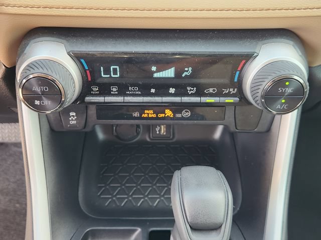 Used 2025 Toyota RAV4 XLE w/ Convenience Package AWD/4WD image 18