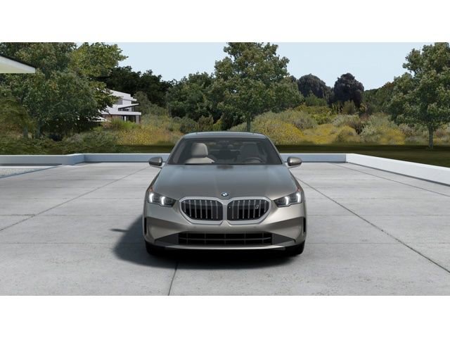New 2026 BMW i5 eDrive40 w/ Premium Package image 3