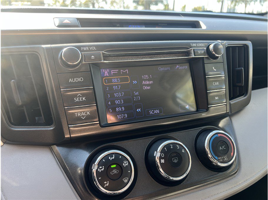 Used 2013 Toyota RAV4 LE FWD image 17