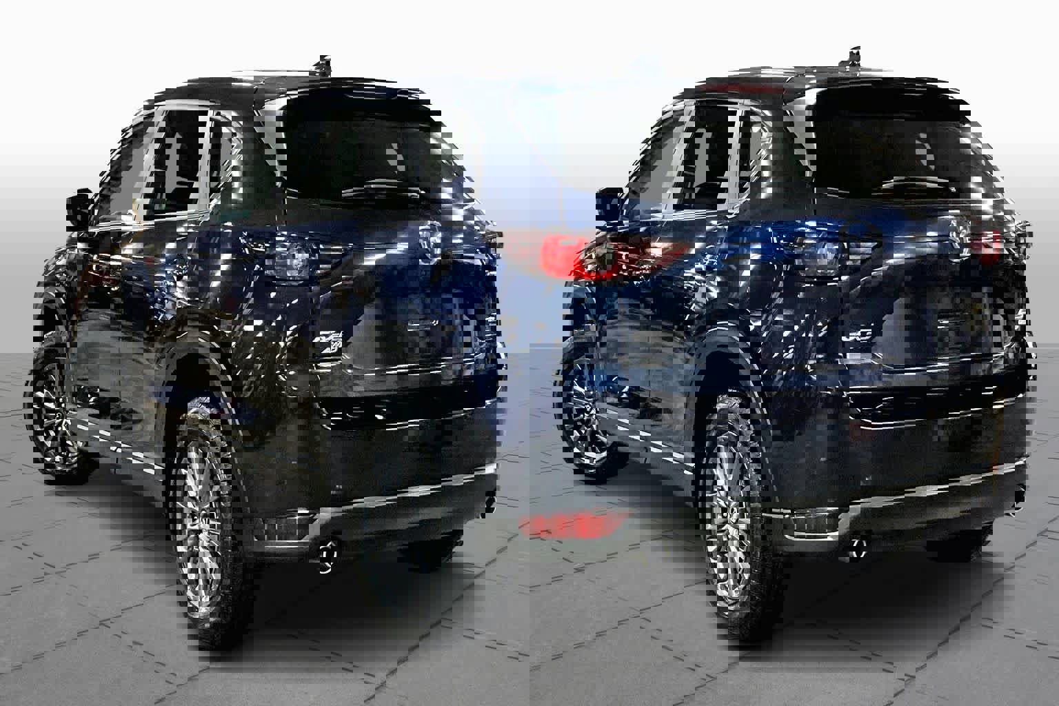 Used 2019 MAZDA CX-5 Touring image 11