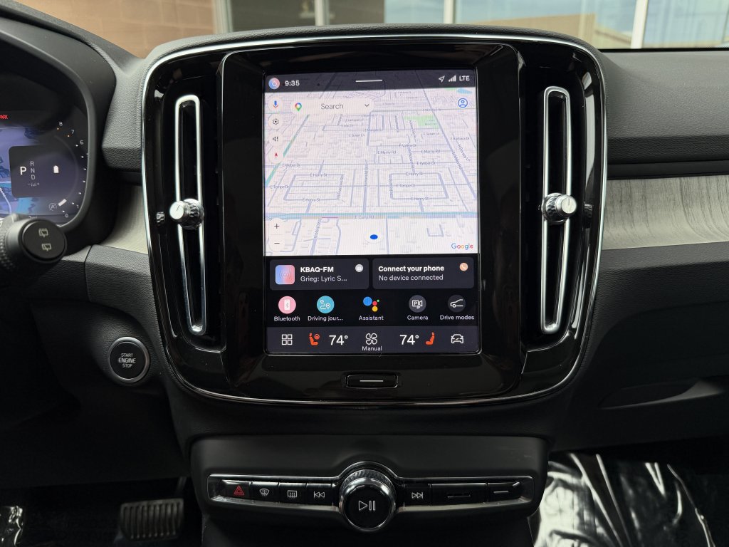 Used 2023 Volvo XC40 B5 Plus w/ Driver Assist Package AWD/4WD image 18