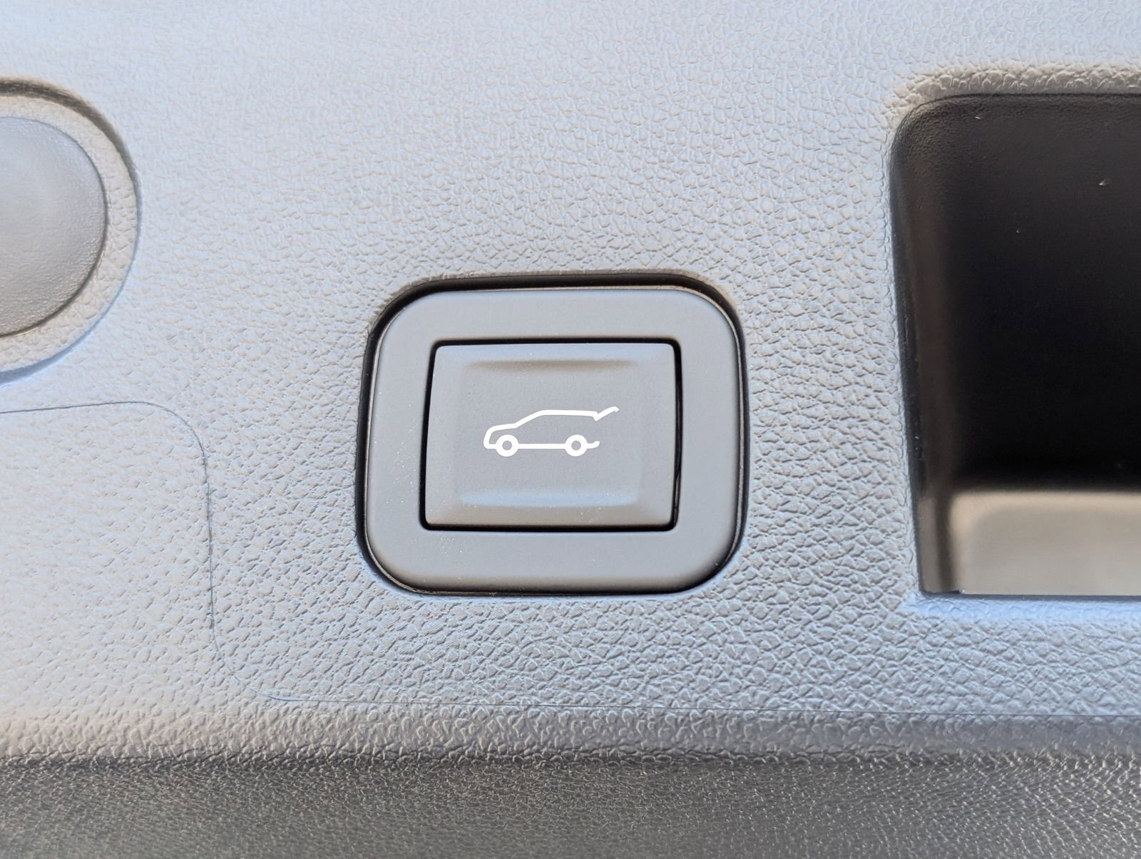 New 2026 Chevrolet Equinox ACTIV w/ Convenience Package III image 13