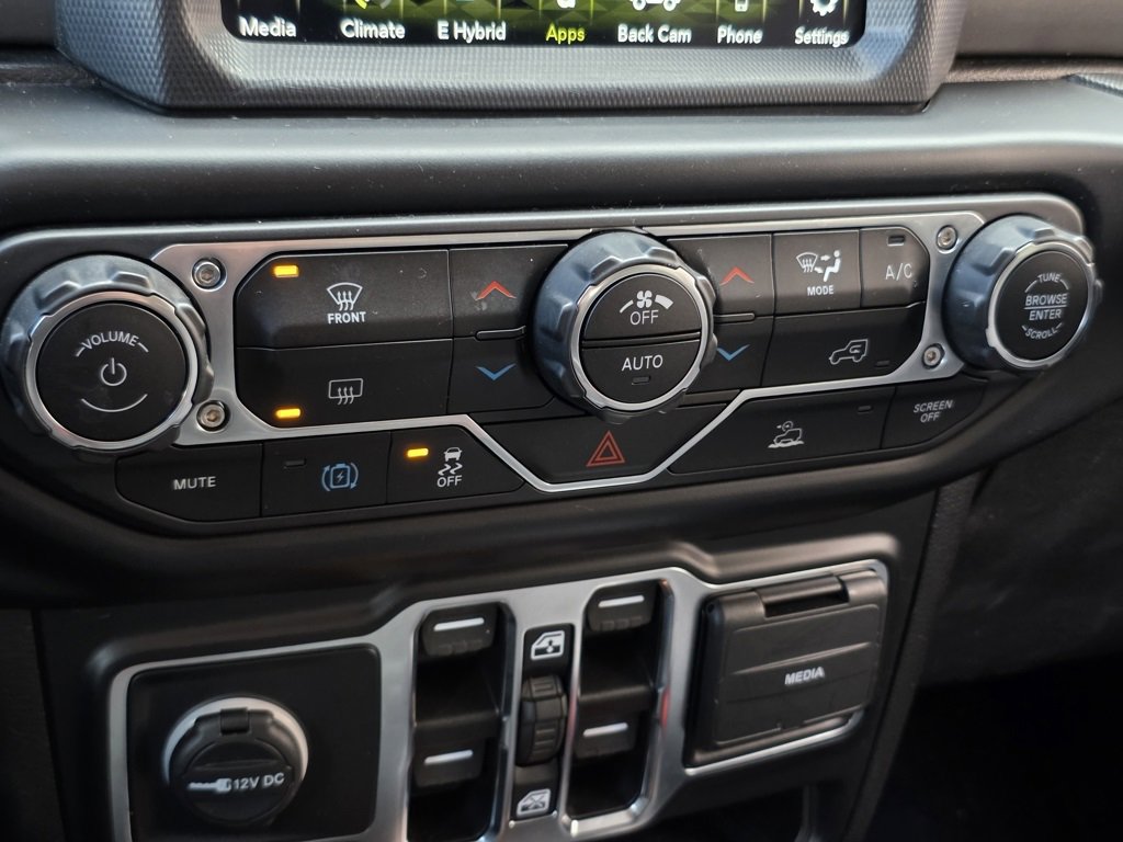 Used 2022 Jeep Wrangler Unlimited Rubicon 4xe image 32