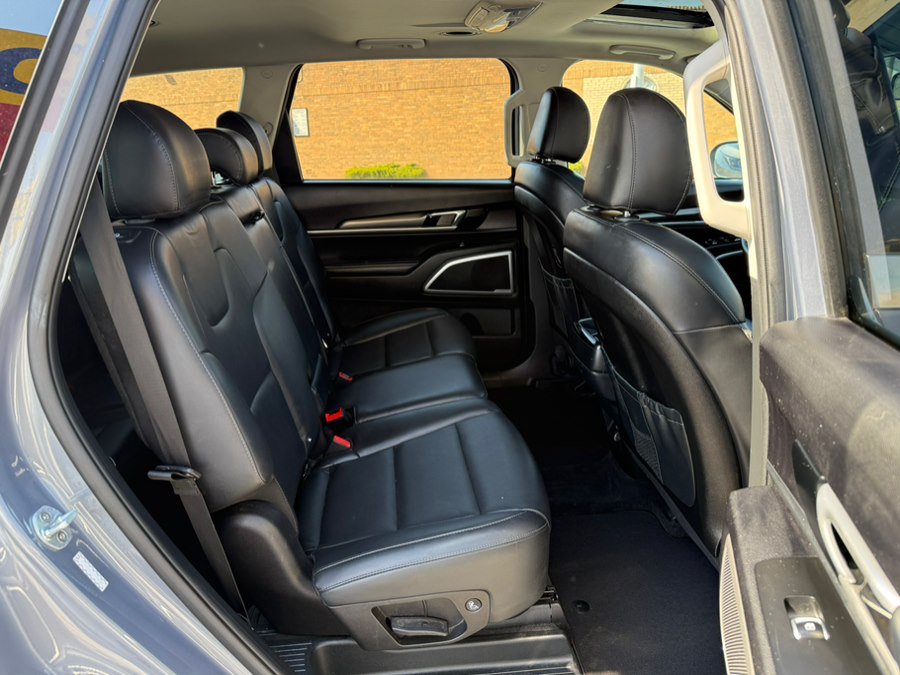 Used 2020 Kia Telluride S w/ S 8 Passenger Seating Package AWD/4WD image 10