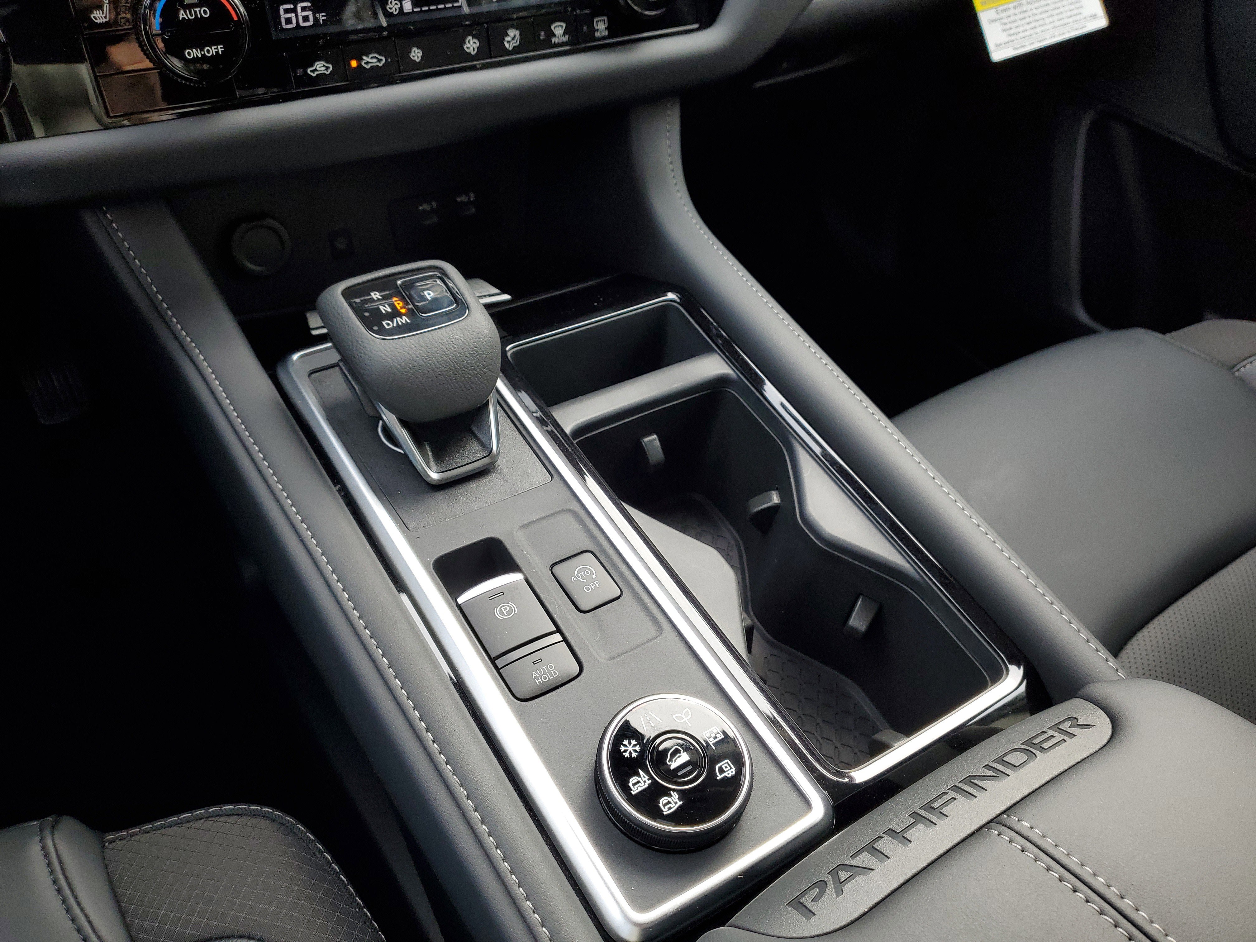 New 2026 Nissan Pathfinder SL w/ SL Premium Package image 20