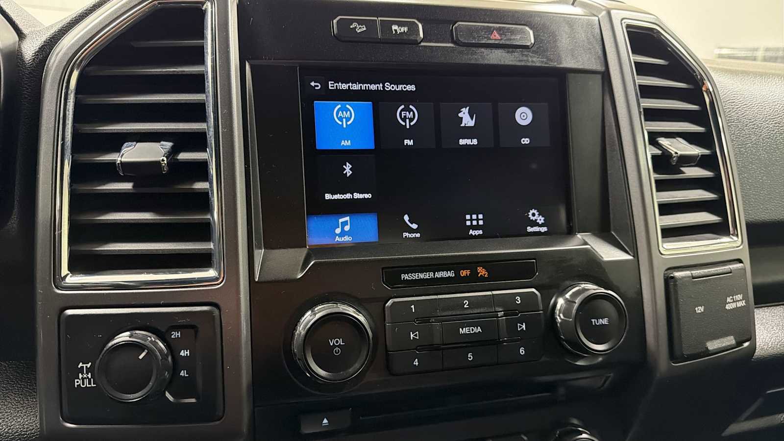 Used 2016 Ford F150 XLT w/ Equipment Group 302A Luxury AWD/4WD image 18