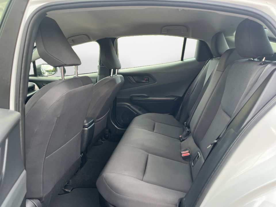 Used 2025 Toyota Prius LE FWD image 13