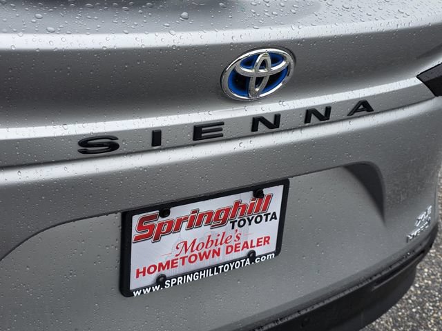 Used 2022 Toyota Sienna XLE FWD image 33