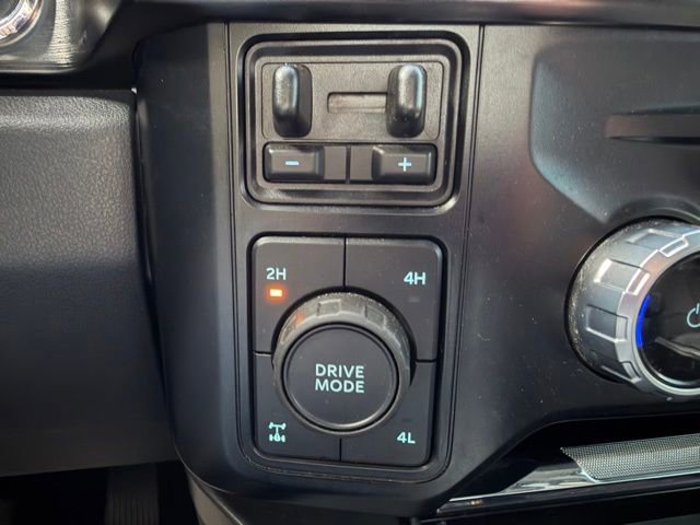 Used 2023 Ford F250 Lariat w/ Black Appearance Package AWD/4WD image 26