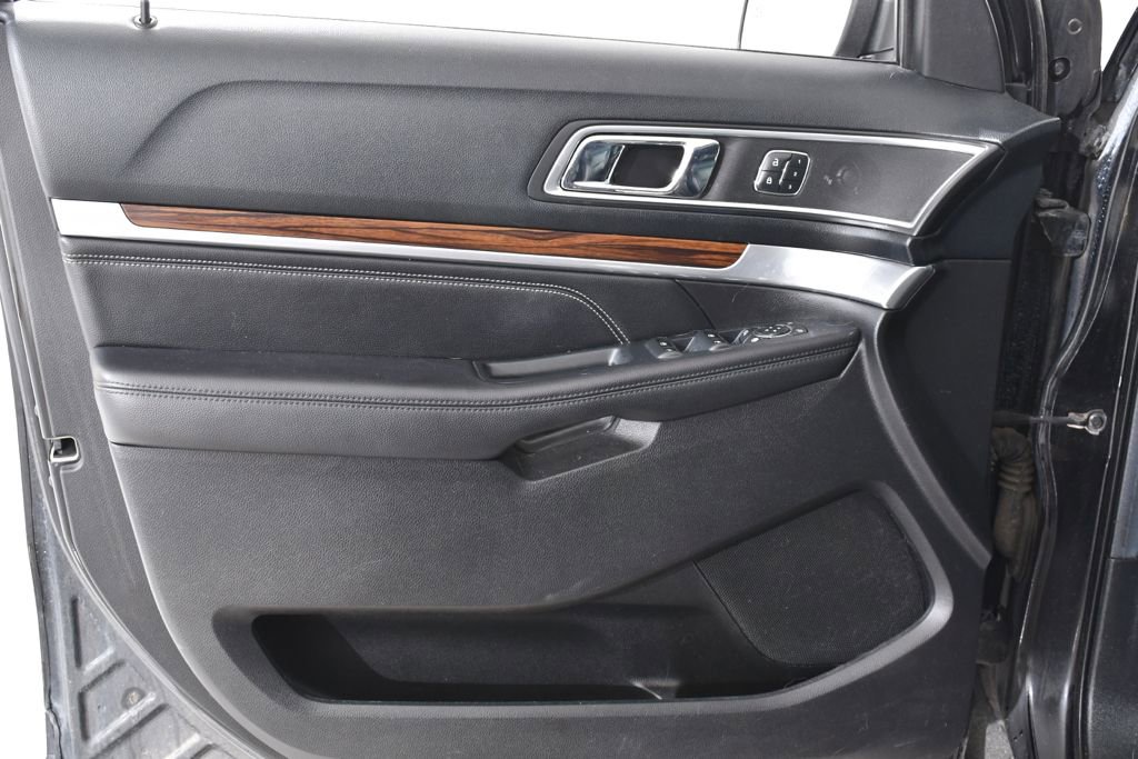 Used 2016 Ford Explorer Limited AWD/4WD image 26