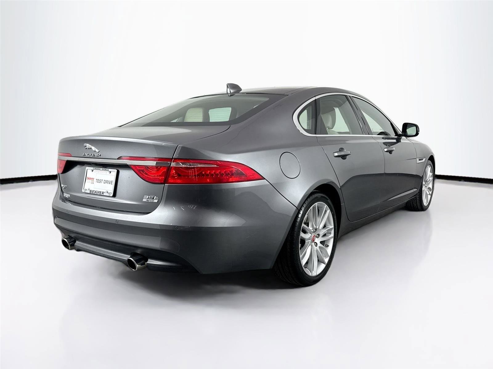 Used 2017 Jaguar XF Prestige video 2