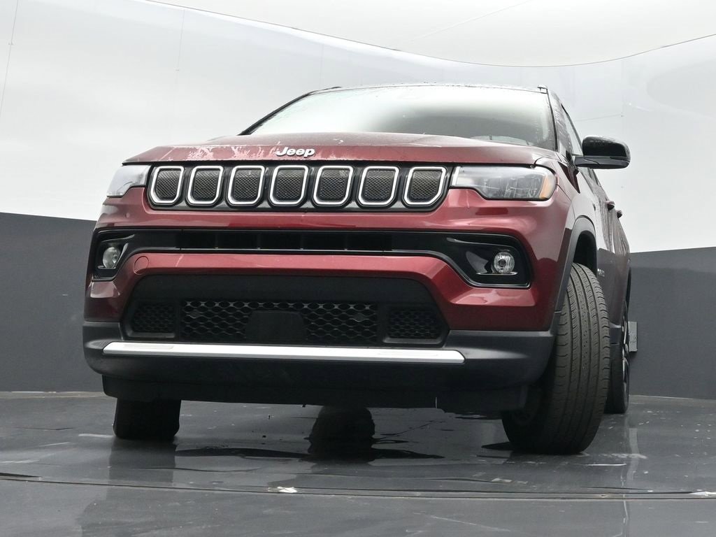 Certified 2022 Jeep Compass Limited image 32
