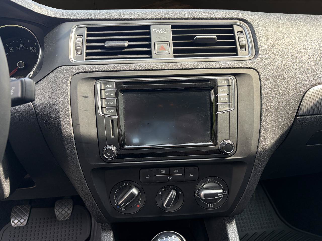 Used 2016 Volkswagen Jetta SE FWD image 16