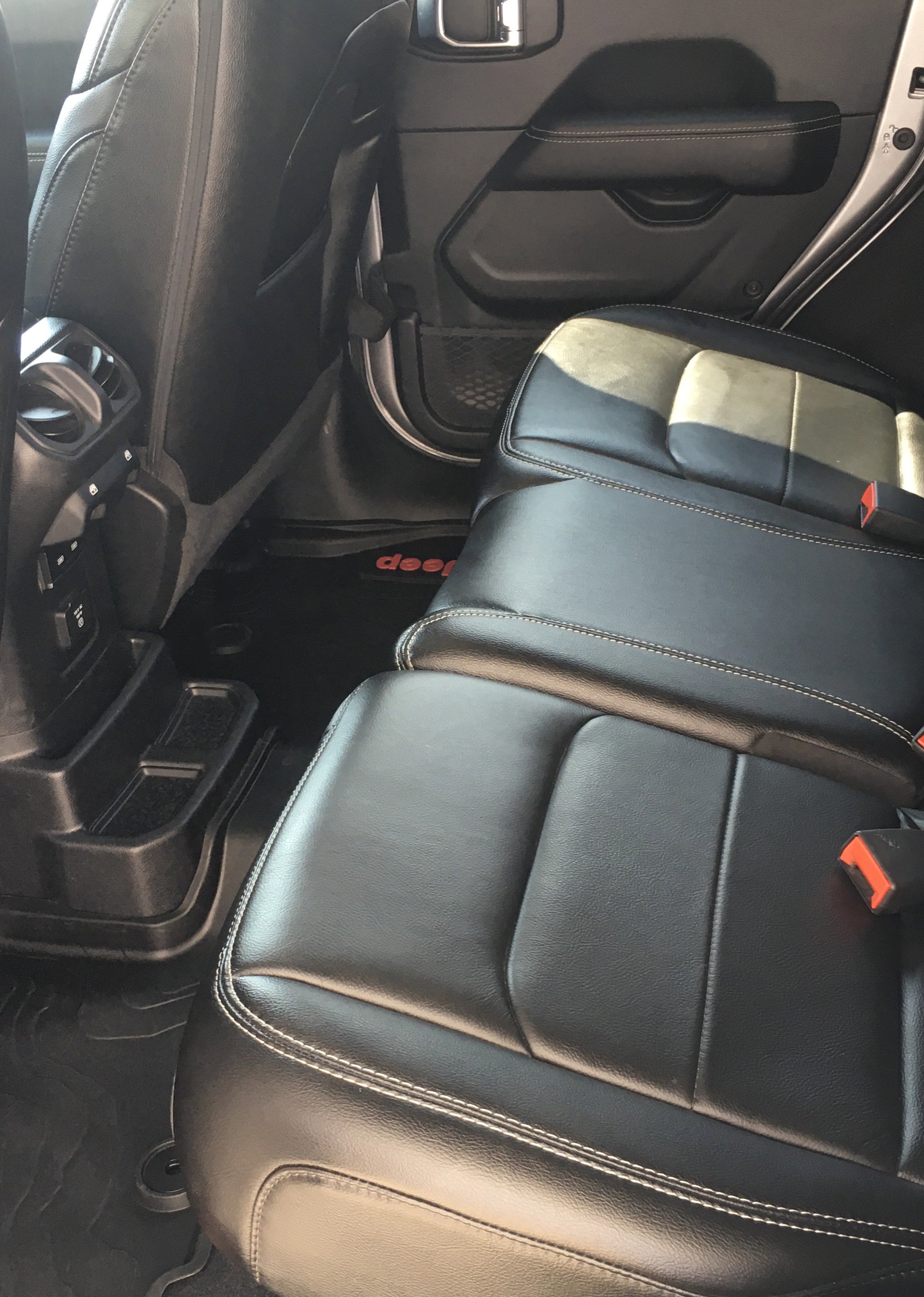 Used 2021 Jeep Wrangler Unlimited Sahara image 8