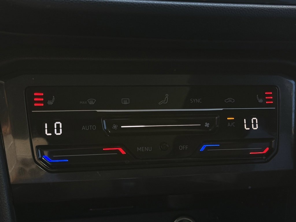 Certified 2024 Volkswagen Tiguan SE R-Line image 13