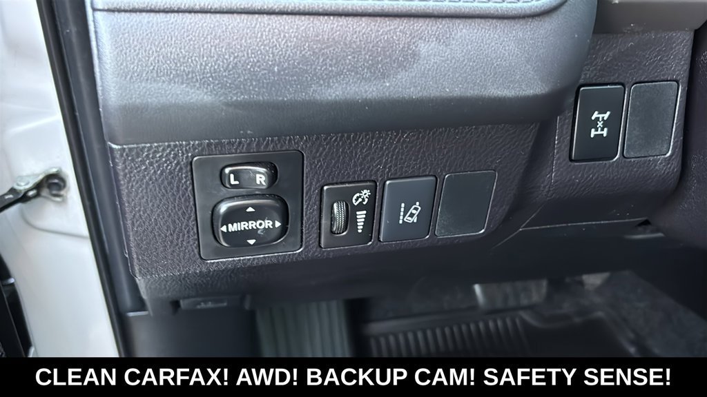 Used 2018 Toyota RAV4 LE AWD/4WD image 12