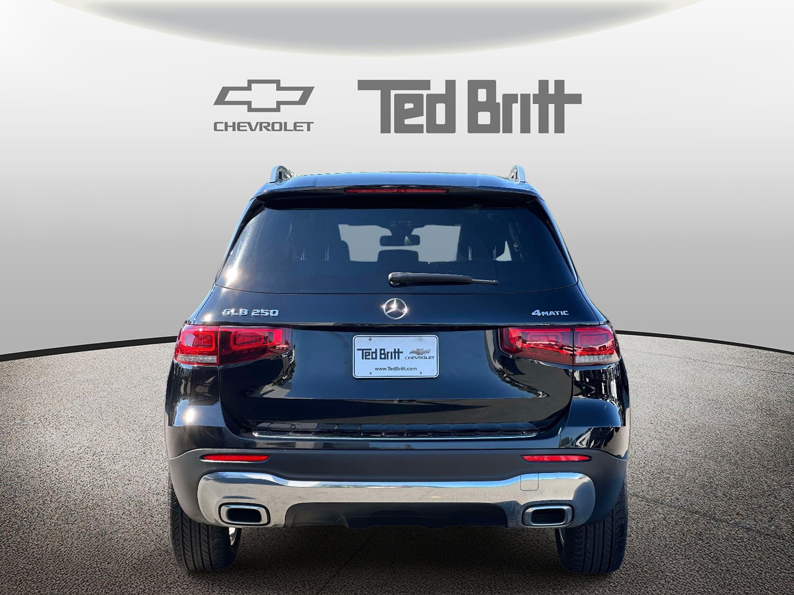 Used 2023 Mercedes-Benz GLB 250 4MATIC w/ Premium Package image 5