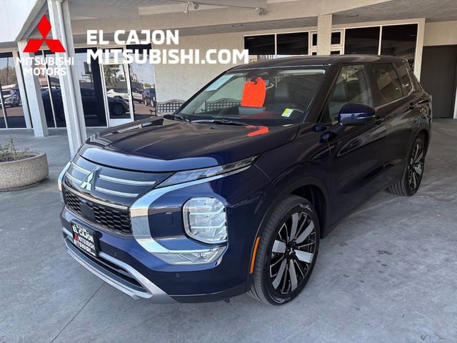 Used 2025 Mitsubishi Outlander SE image 9