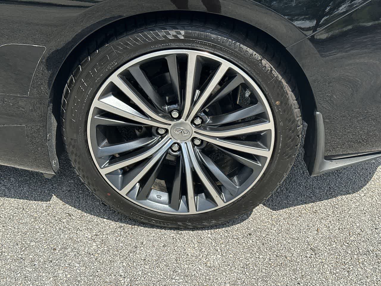Used 2019 INFINITI Q60 3.0t Luxe RWD image 12